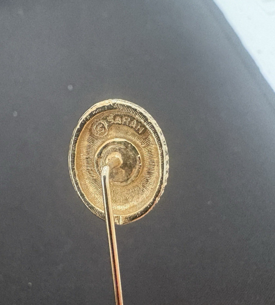 : Vintage Signed Sarah Coventry Gold Tone Faux Pearl Oval Stick Pin Brooch #147