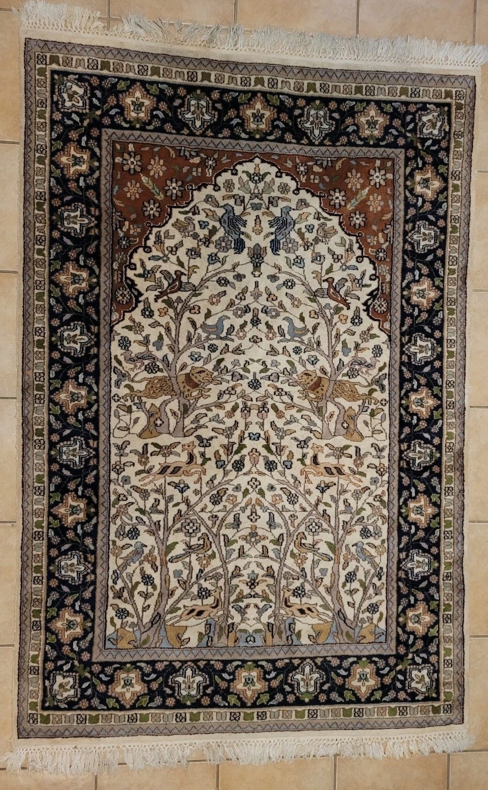 Vintage Hand Knotted Wool Oriental Tree of Life Rug 4′ x 6’2″ Pre Owned