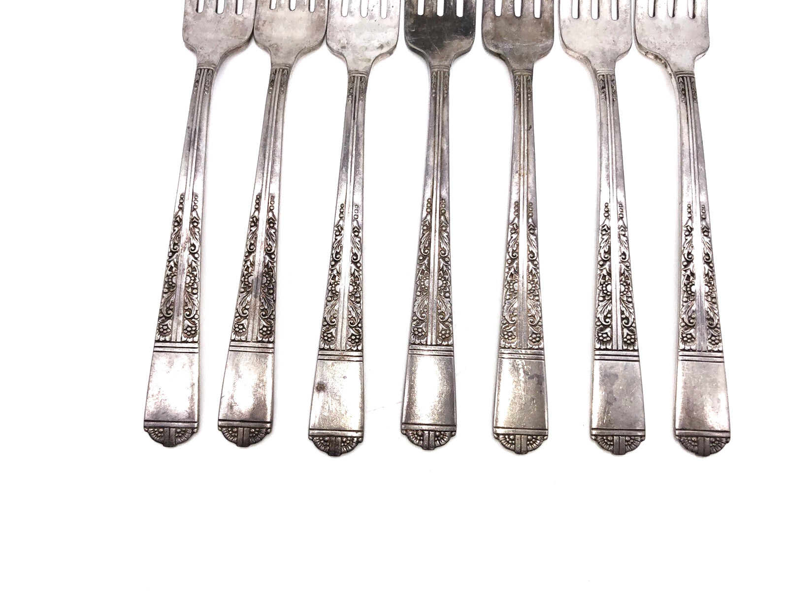 7 Oakleigh/Royal York Silver Plate Salad Forks Oneida Community 6″ Tudor Plate