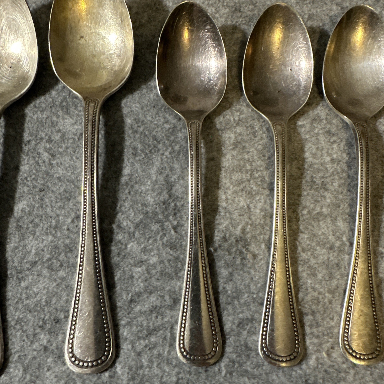 46 Pc ONEIDA COMMUNITY CUBE SILVER-PLATED PATRICIAN PATTERN BEADED FLATWARE 1975