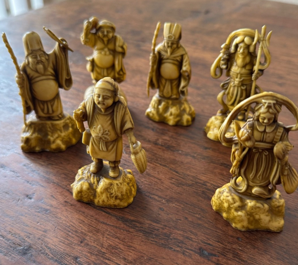 6 VINTAGE ASIAN RESIN FIGURINES 3″ – 3.5″ Tall