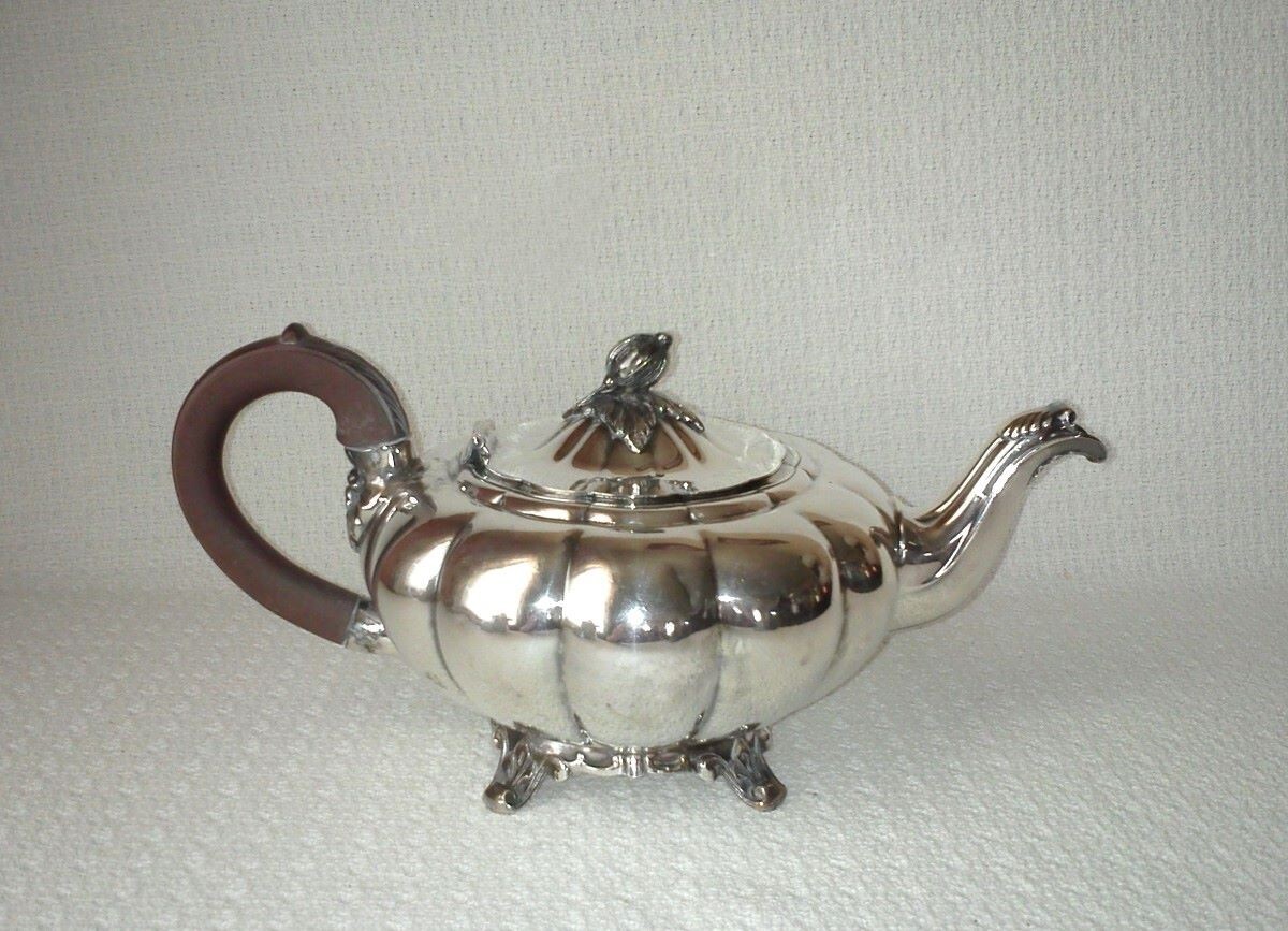 Oneida Community MELON Silver Plate Tea Pot w/ Brown Handle Pomegranate Finial