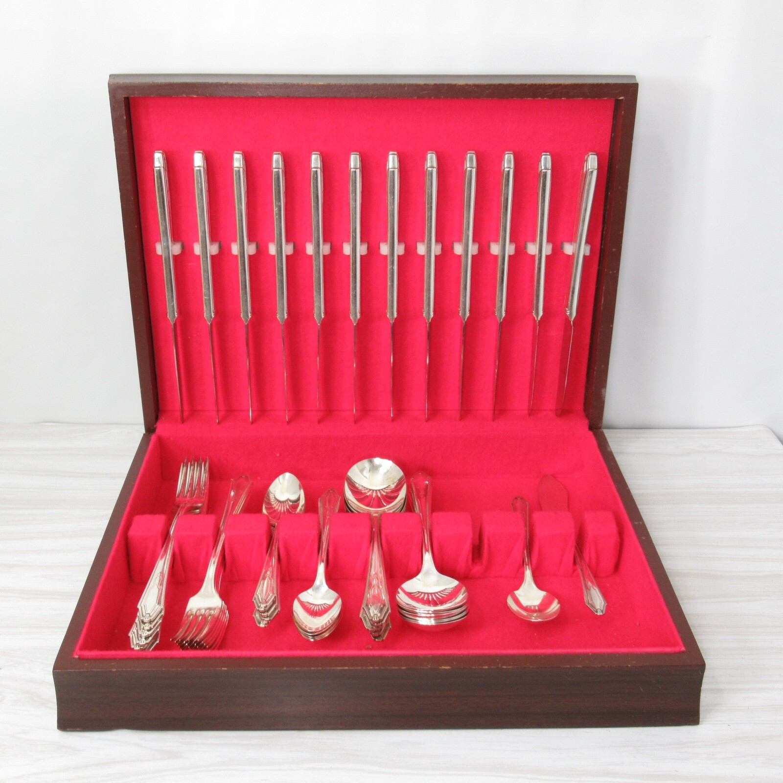 Oneida PRESTIGE KESWICK Silverplate Flatware 49 Piece Anti Tarnish Storage Box