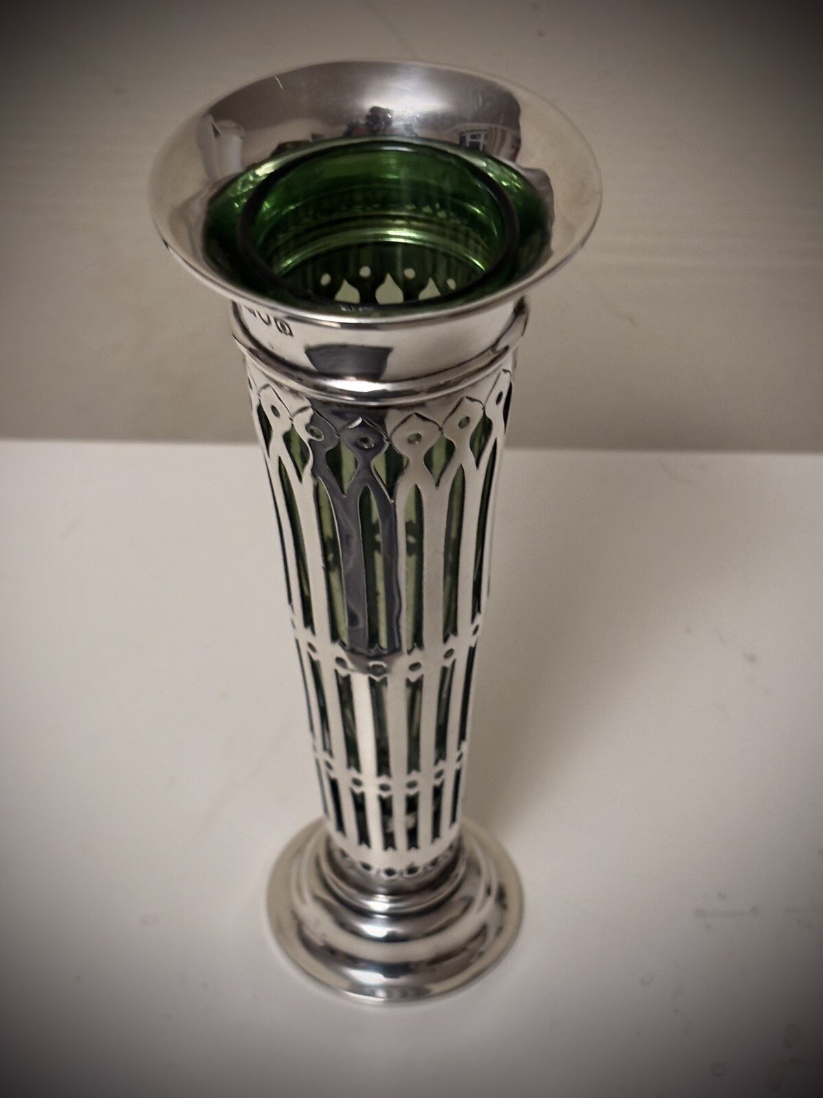 Antique Silver Goldsmiths & Silversmiths Vase & Green Glass Liner 1909 *EX COND*