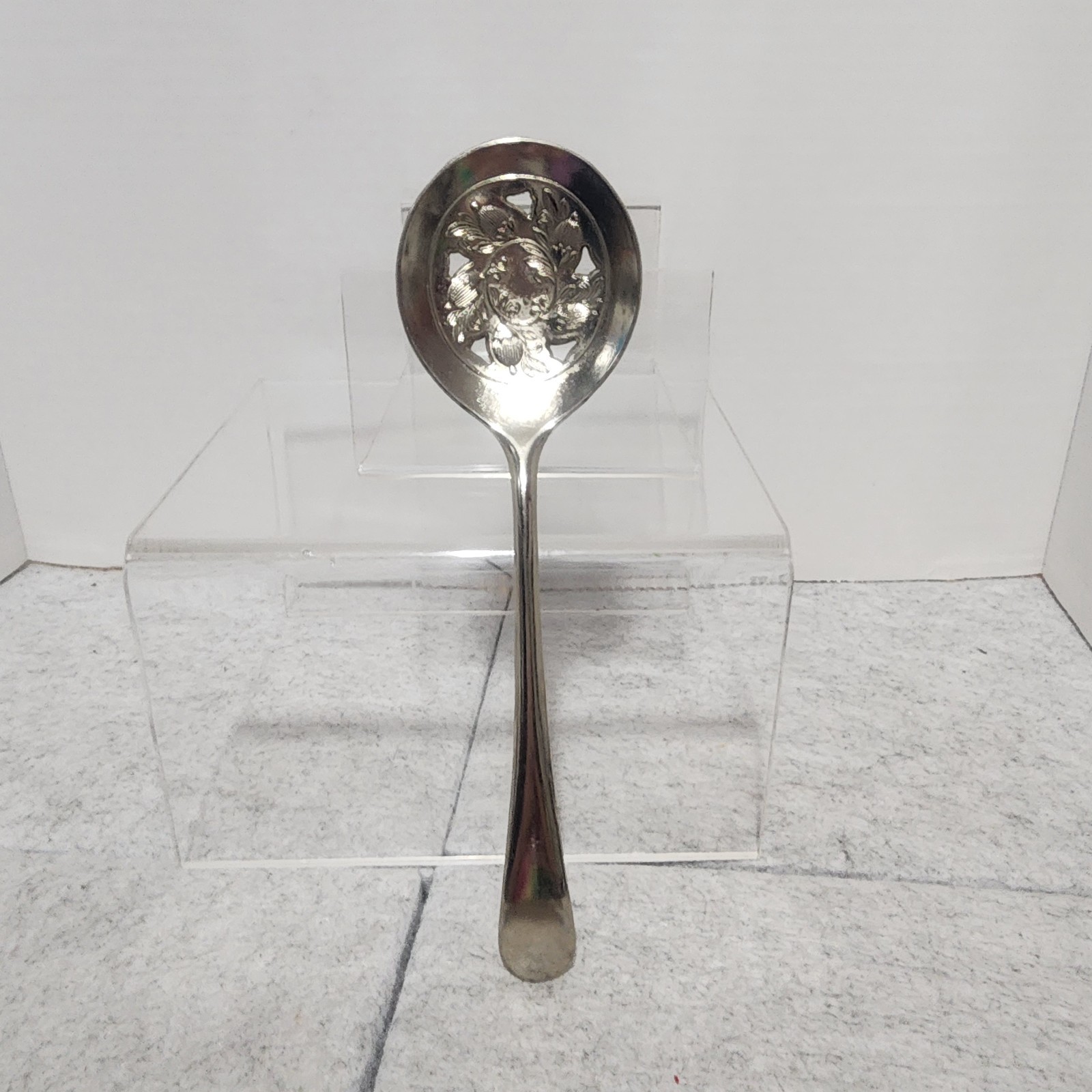 Vintage Leonard Silverplated Italy Acorn Design 8-1/2″ Slotted Serving Spoon