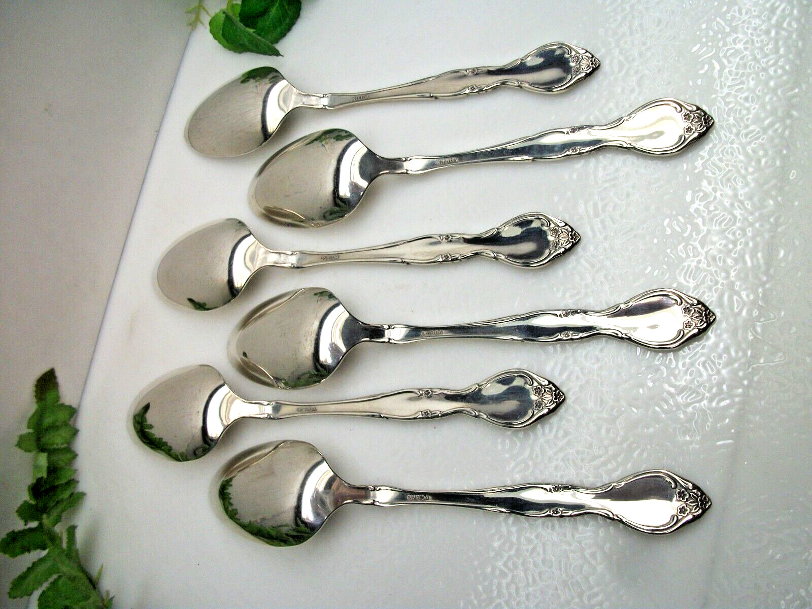 6 Oneida Community Silver AFFECTION Silverplate Teaspoons 1960