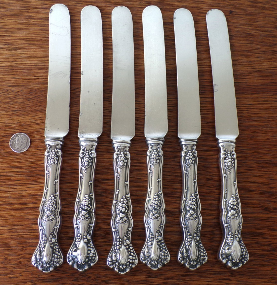 ROGERS Silverplate Six VINTAGE Grape OLD FRENCH Blunt Dinner KNIVES Knife 9 3/4″