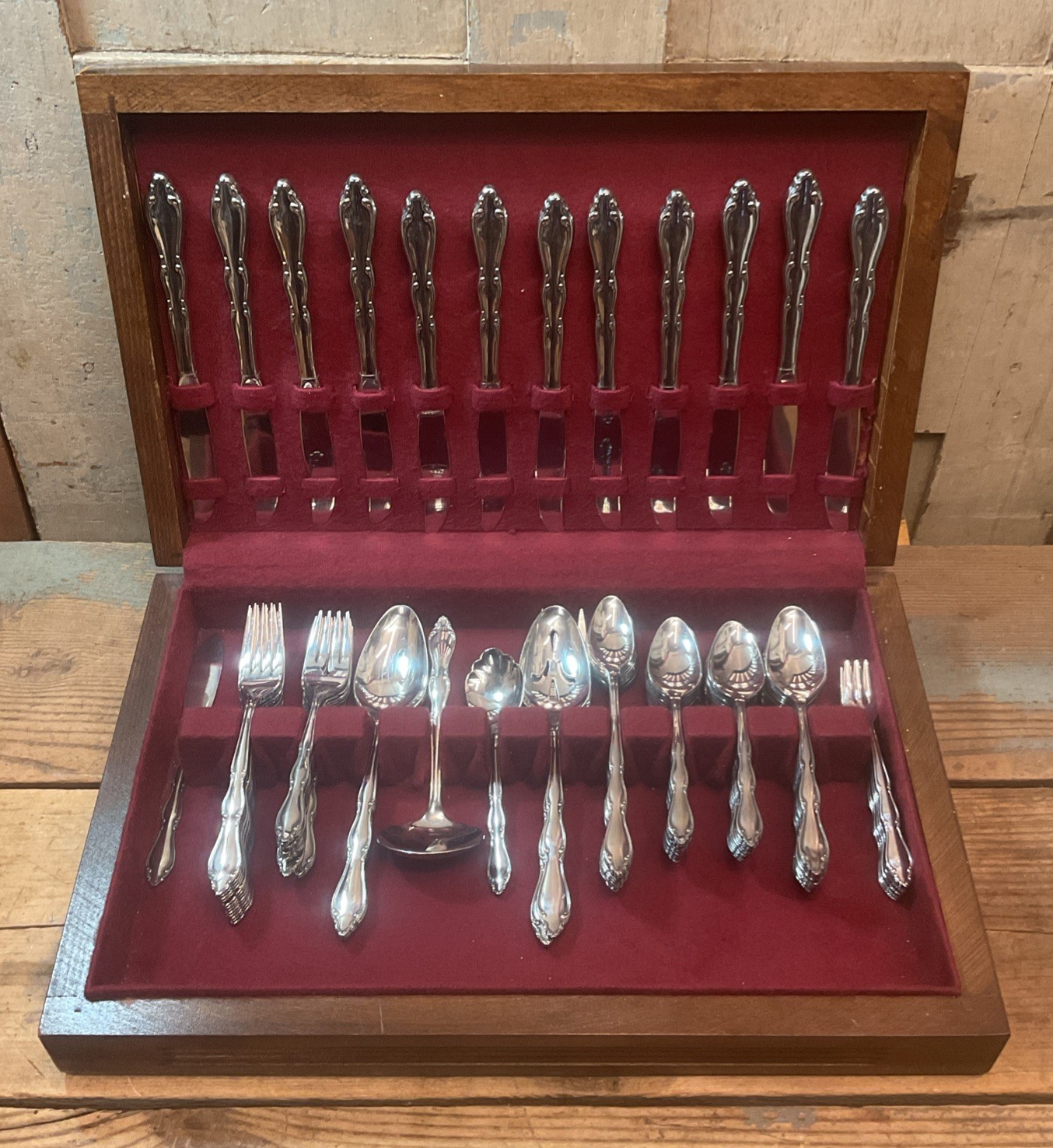 1847 Roger Bros. Silverplate Flatware, Service for 12, 104pcs, W/Case, As Found