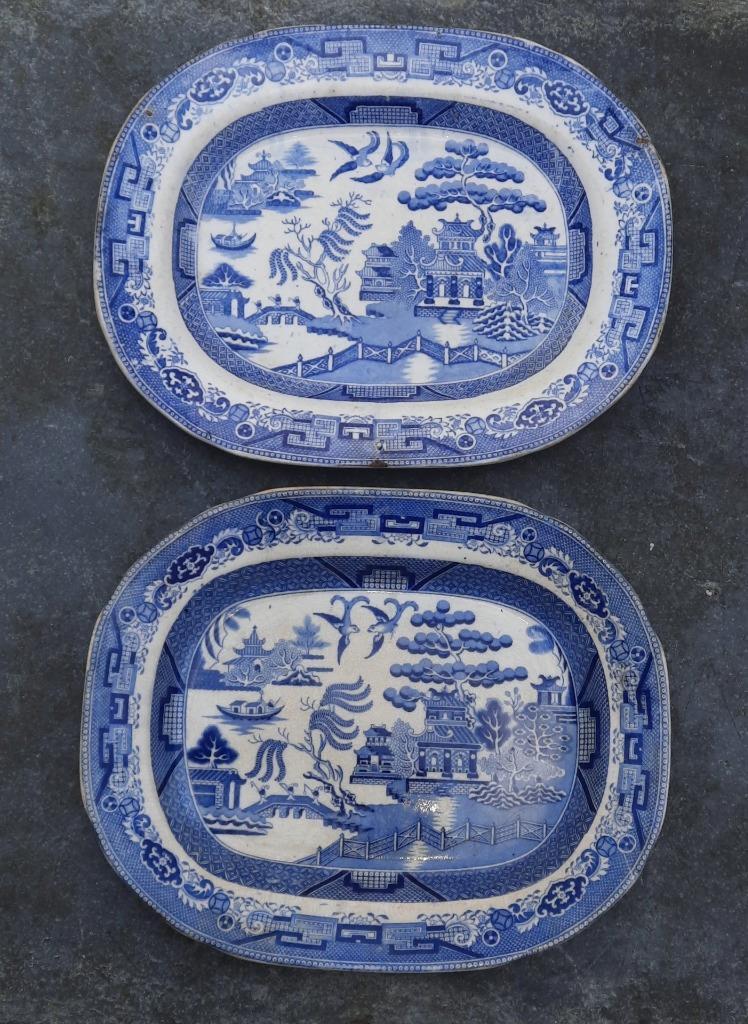 Pair of Delightful Antique Small ‘Willow’ Pattern Meat Plates C 1840+