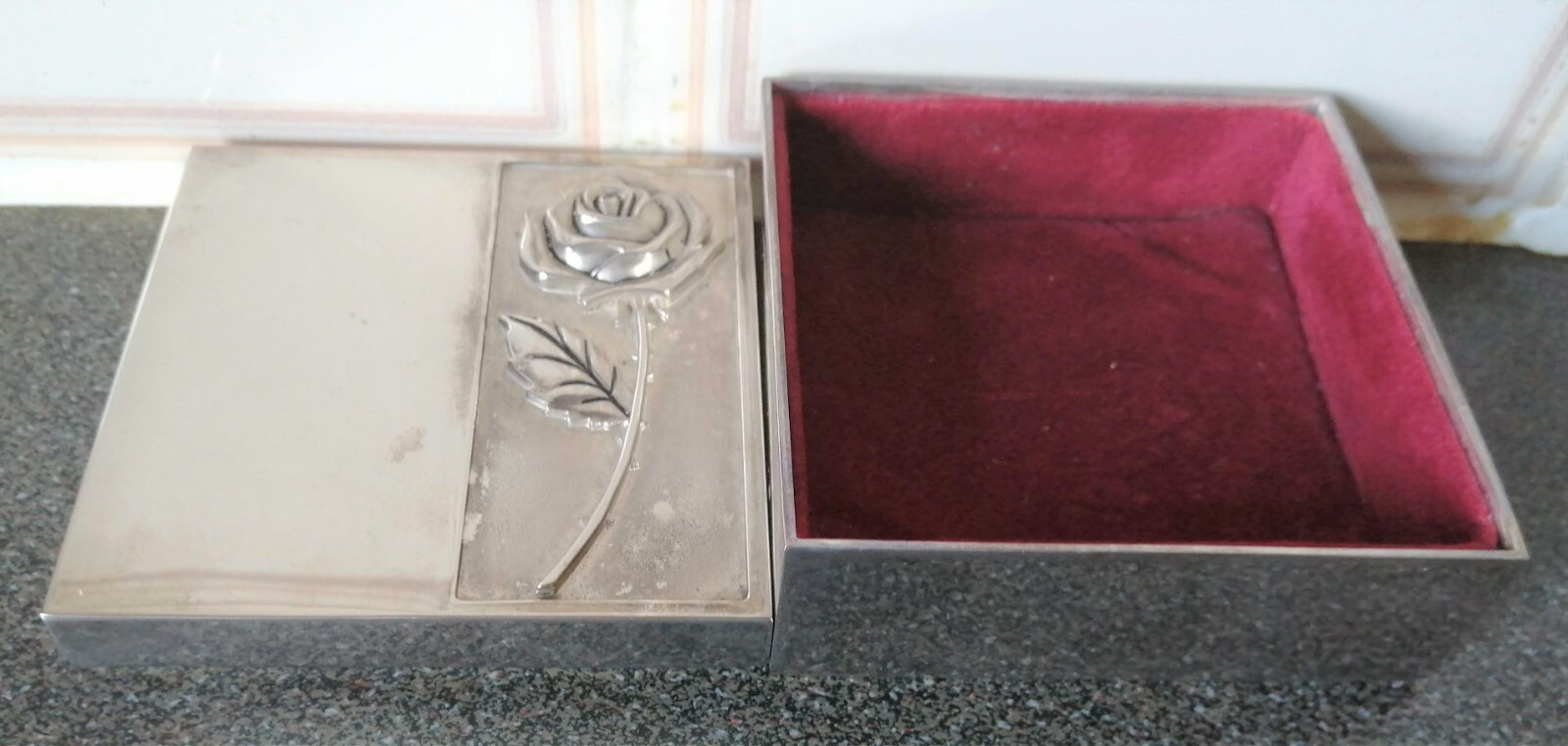 Unique Silver Metal Jewellery Box-Rose On Top.H-4x9x9cm,W-360g.Heavy/Collectible