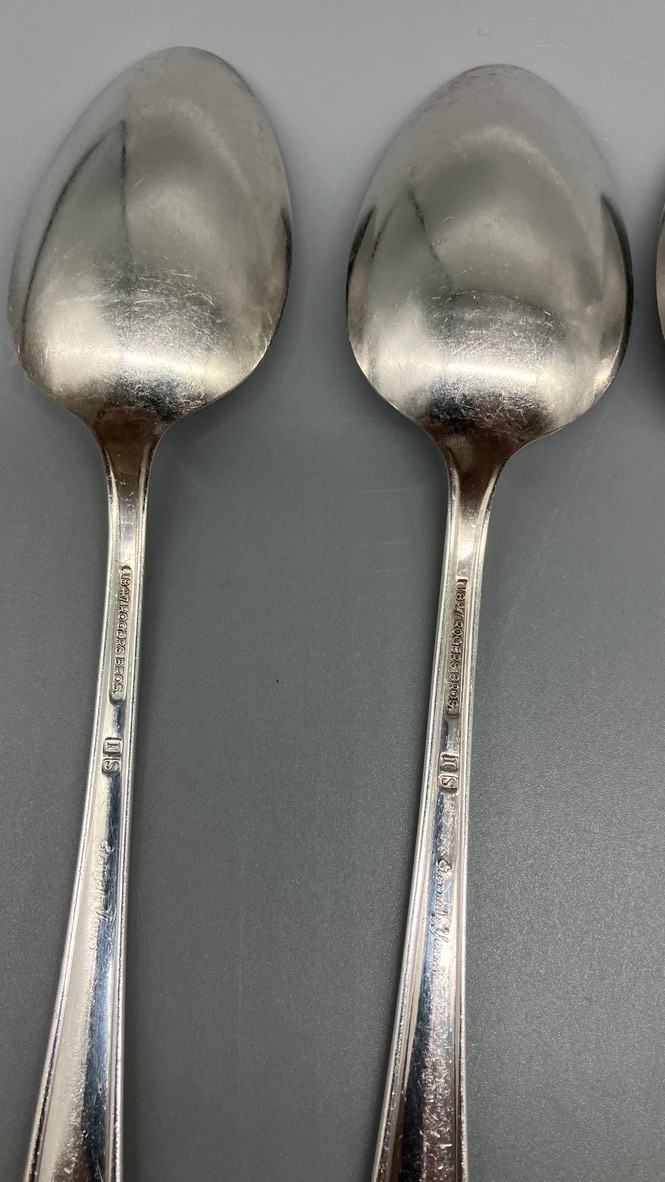 LOT OF 17 ROGERS BROS ETERNALLY YOURS SILVERPLATE FLATWARE HR INITIALS