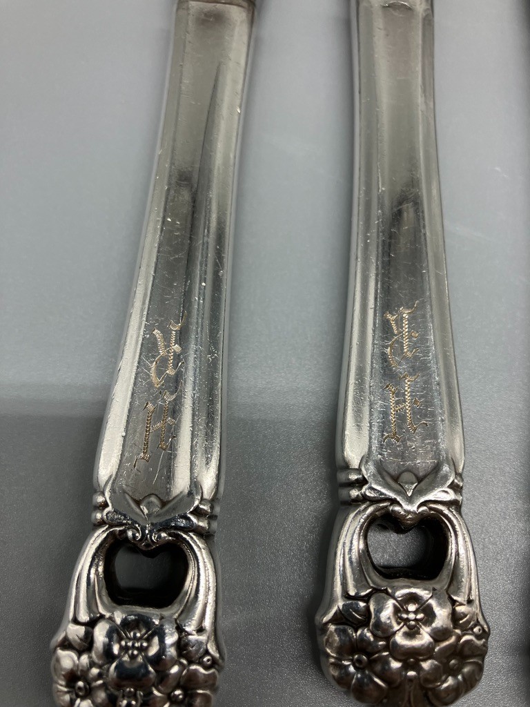 LOT OF 17 ROGERS BROS ETERNALLY YOURS SILVERPLATE FLATWARE HR INITIALS