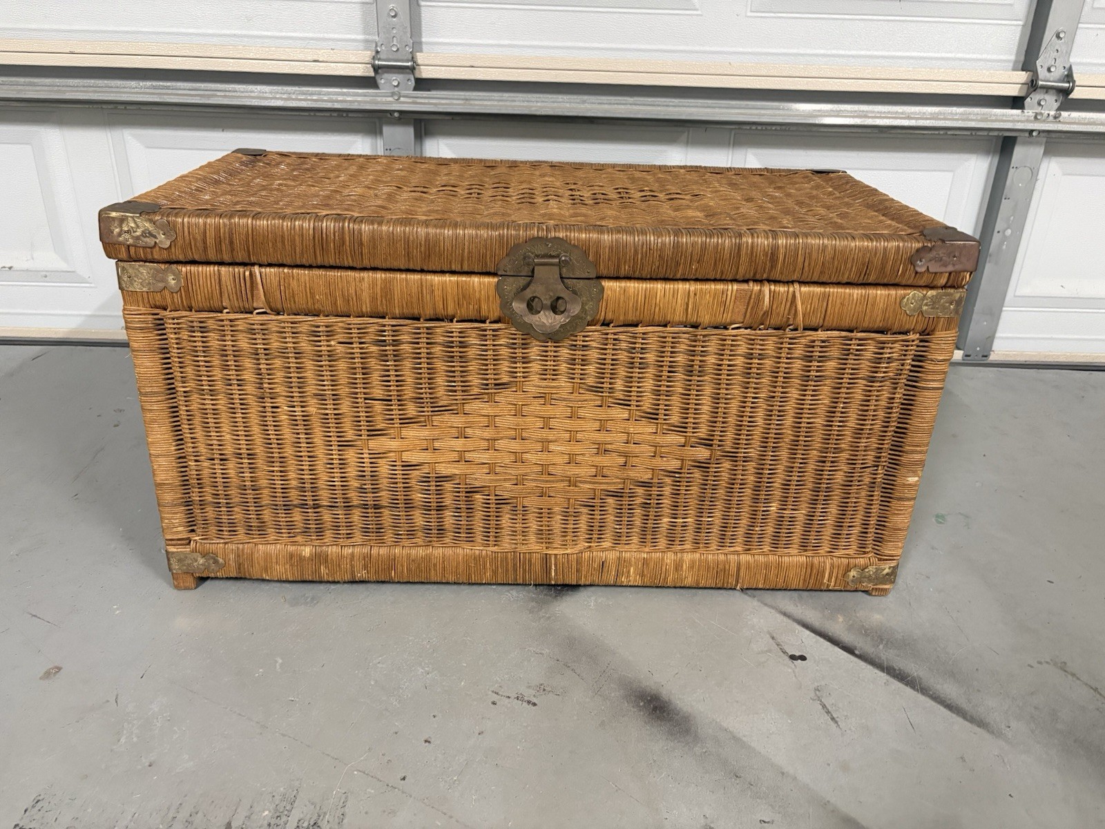 VTG 60s Mid Century Rattan /Wicker Storage – Blanket Box/Chest/Trunk Very sturdy