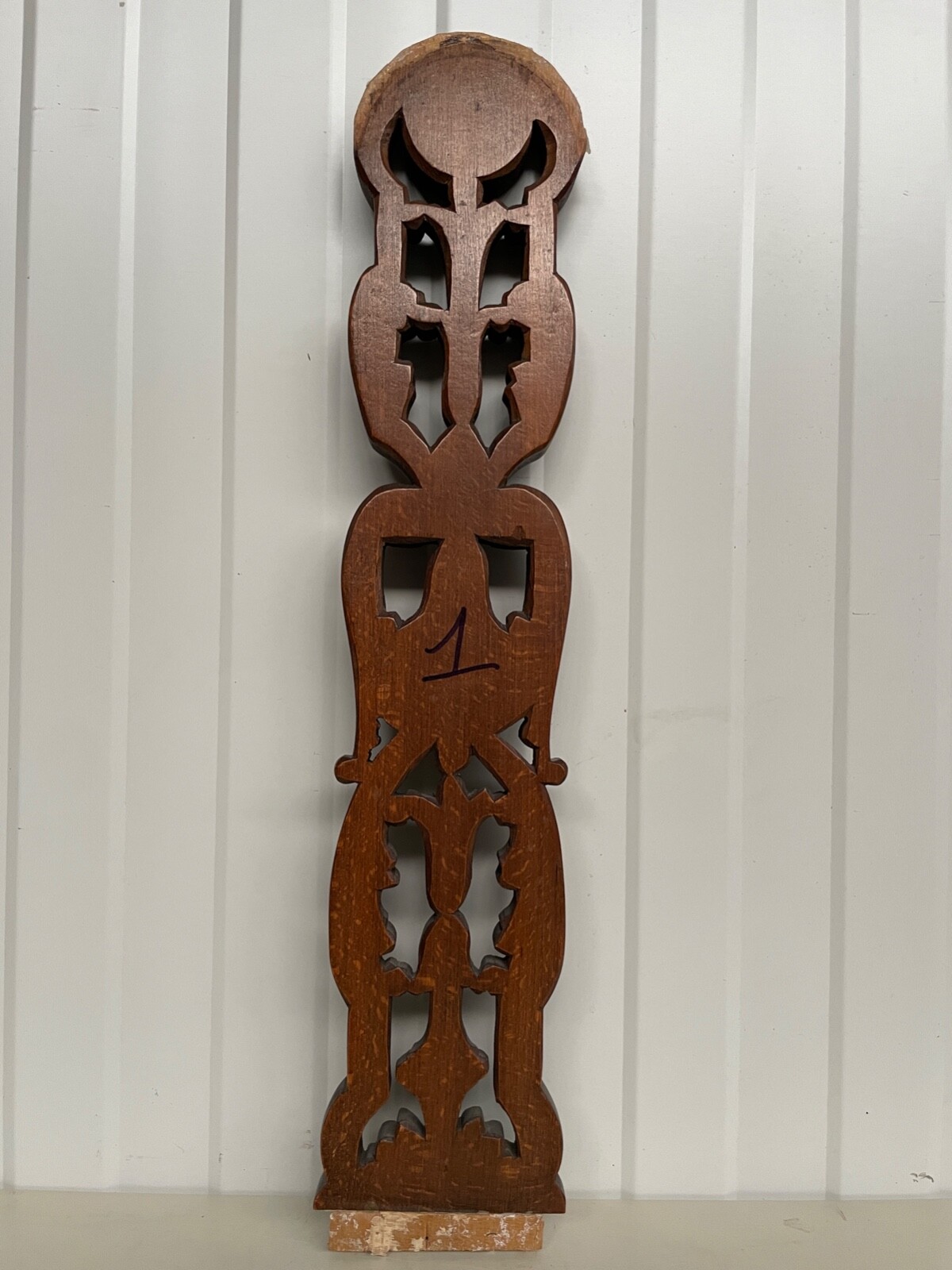 Exceptional Italian carving in walnut ( 1L)