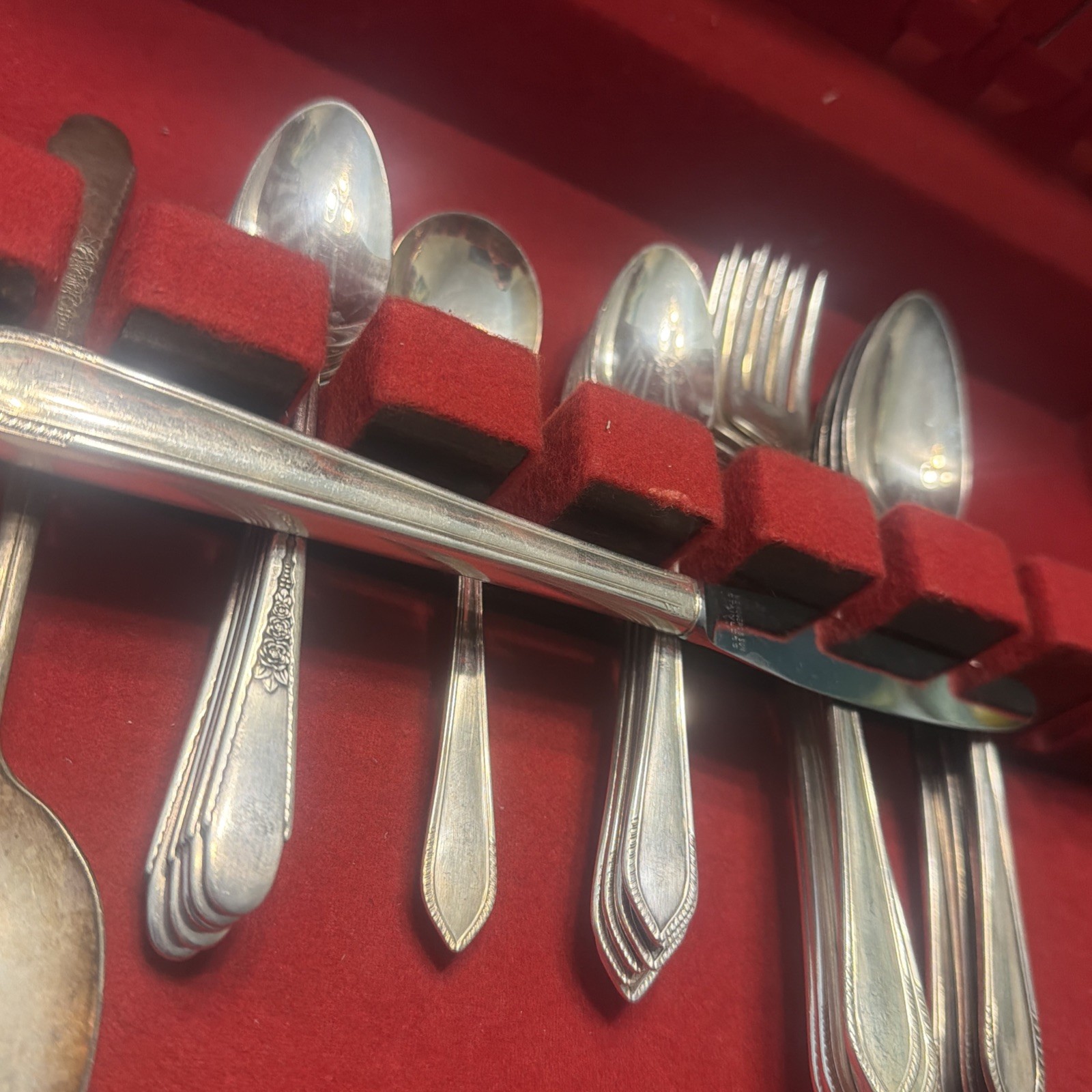 Vintage WM Rogers & Son IS Silverplate Silverware Set 34 Pieces