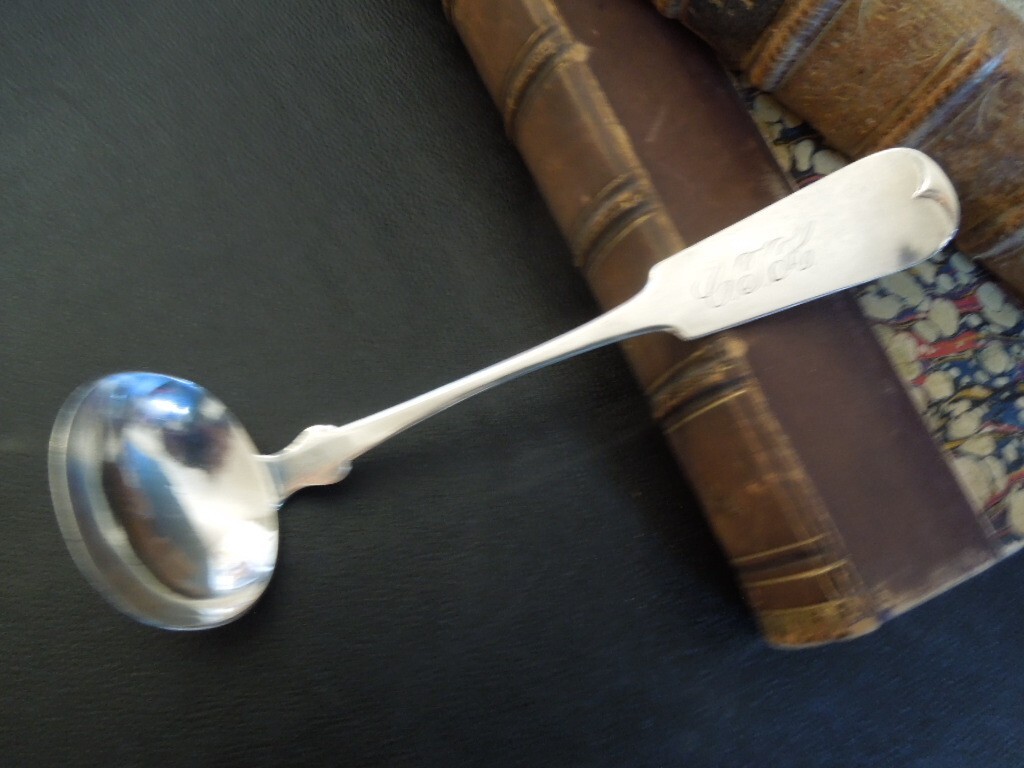 Julius Hollister Fiddle Pattern Pure Coin Silver Ladle 5 3/4″ 21 Grams MONOGRAM