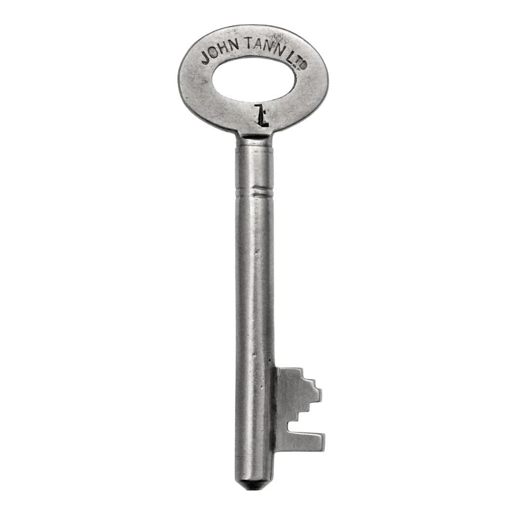 John TANN SAFE KEY 2½” – 117 Newgate St LONDON – Vintage Key – ref.k771