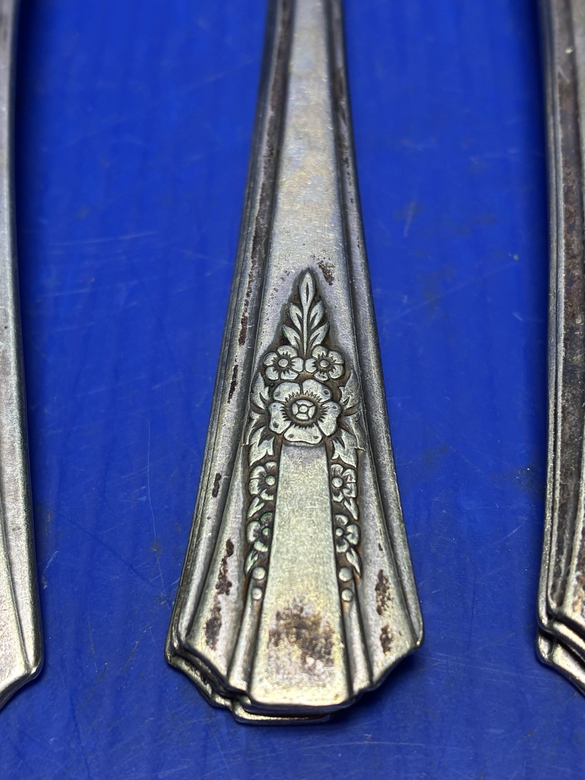 (19) GENESEE SENATE SILVER PLATED SILVER WEAR FORKS , SPOONS , BUTTER KNIFES