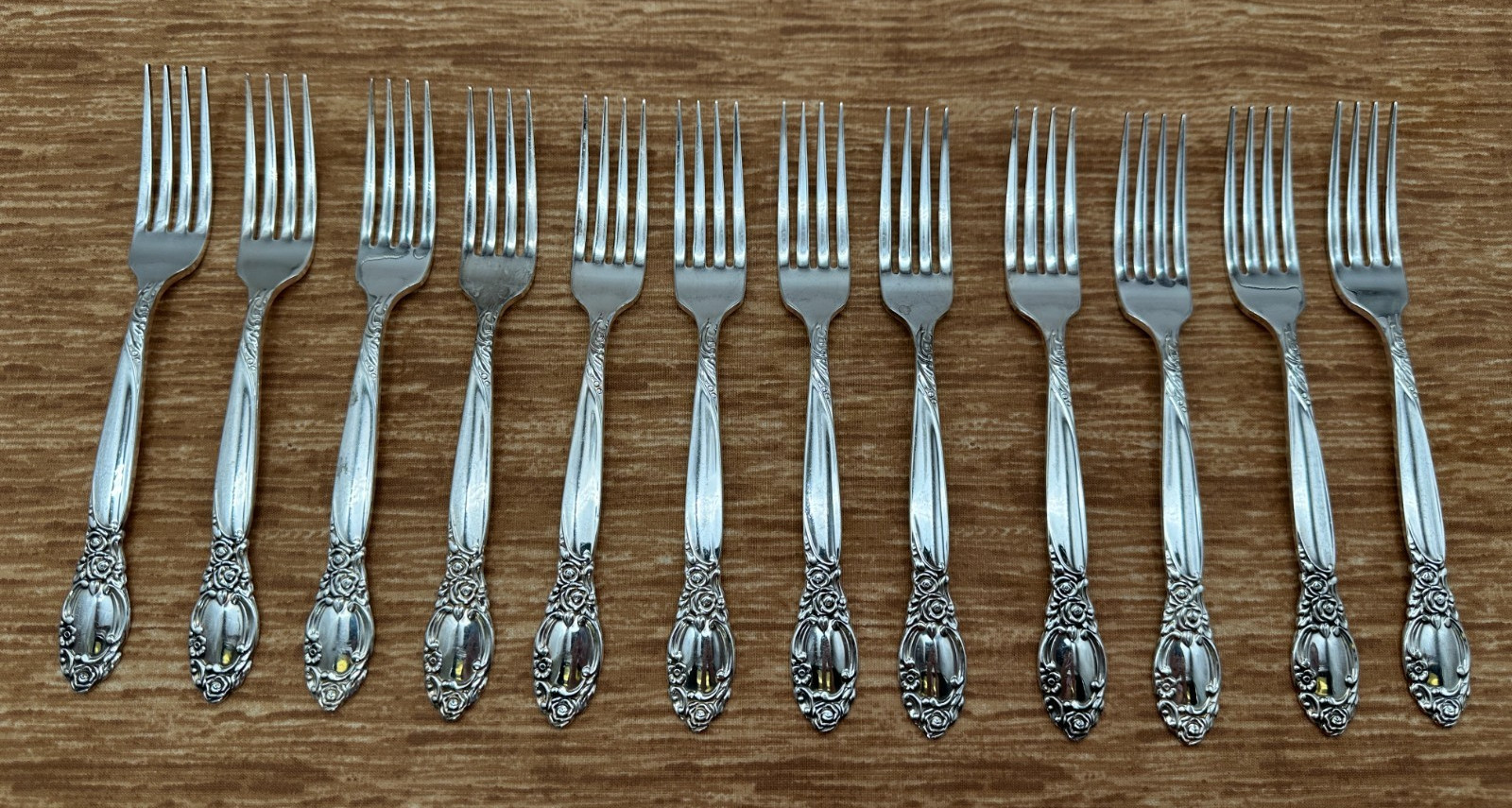 Lot 12 Oneida Ltd Silversmiths Country Lane Ballad Dinner Forks 7 3/4″ 1953