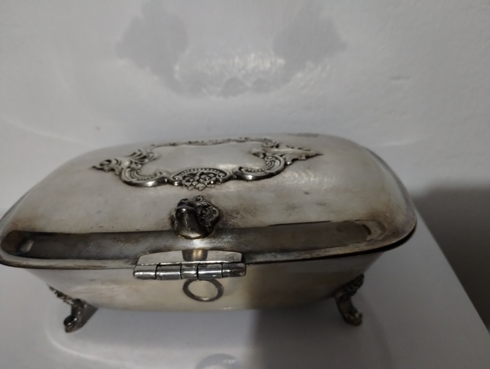 Vintage Silverplated Baroque by Wallace Crumb Butler Footed W/ Wood Handle 276