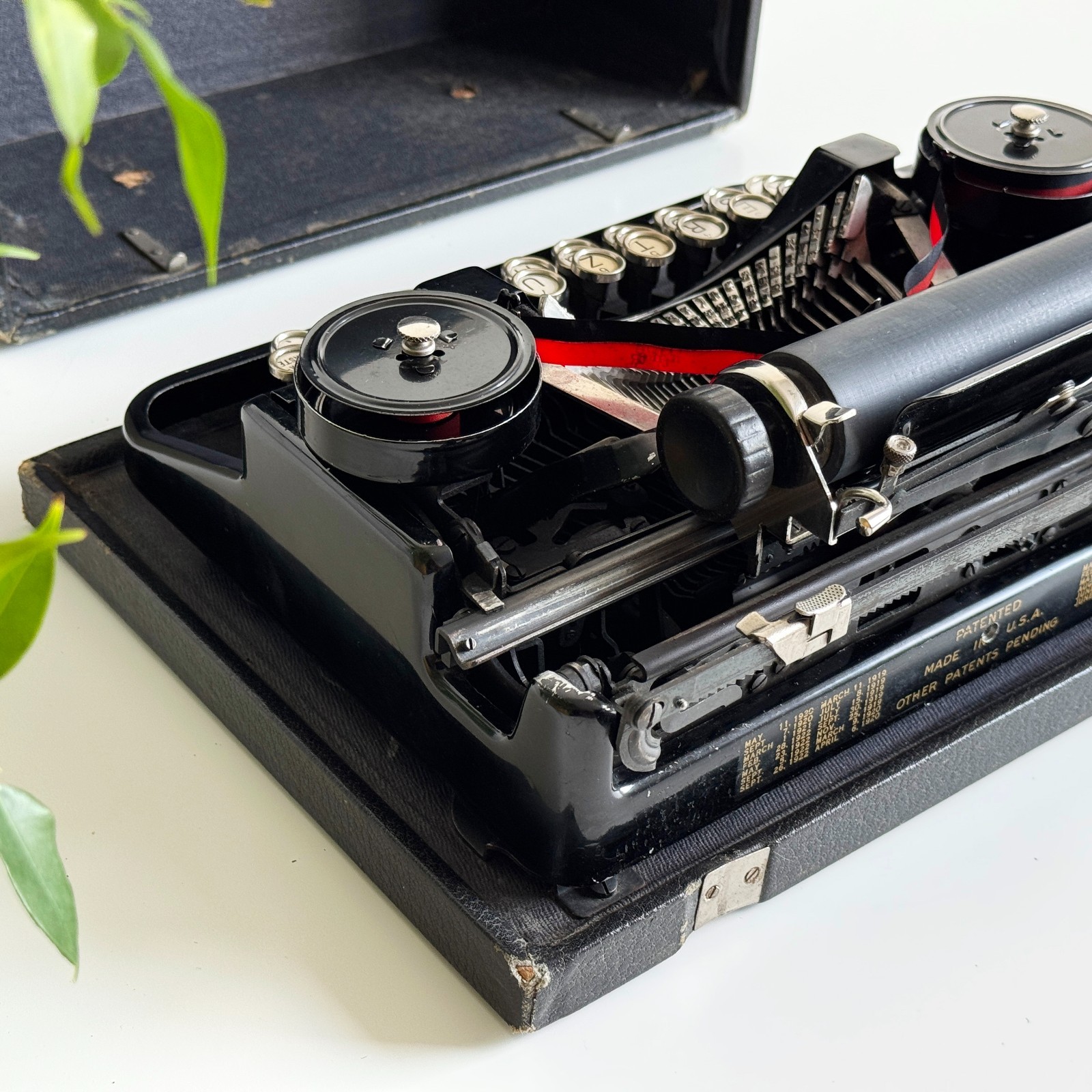 Underwood Standard Portable – Typewriter from 1920 | Working | Serviced