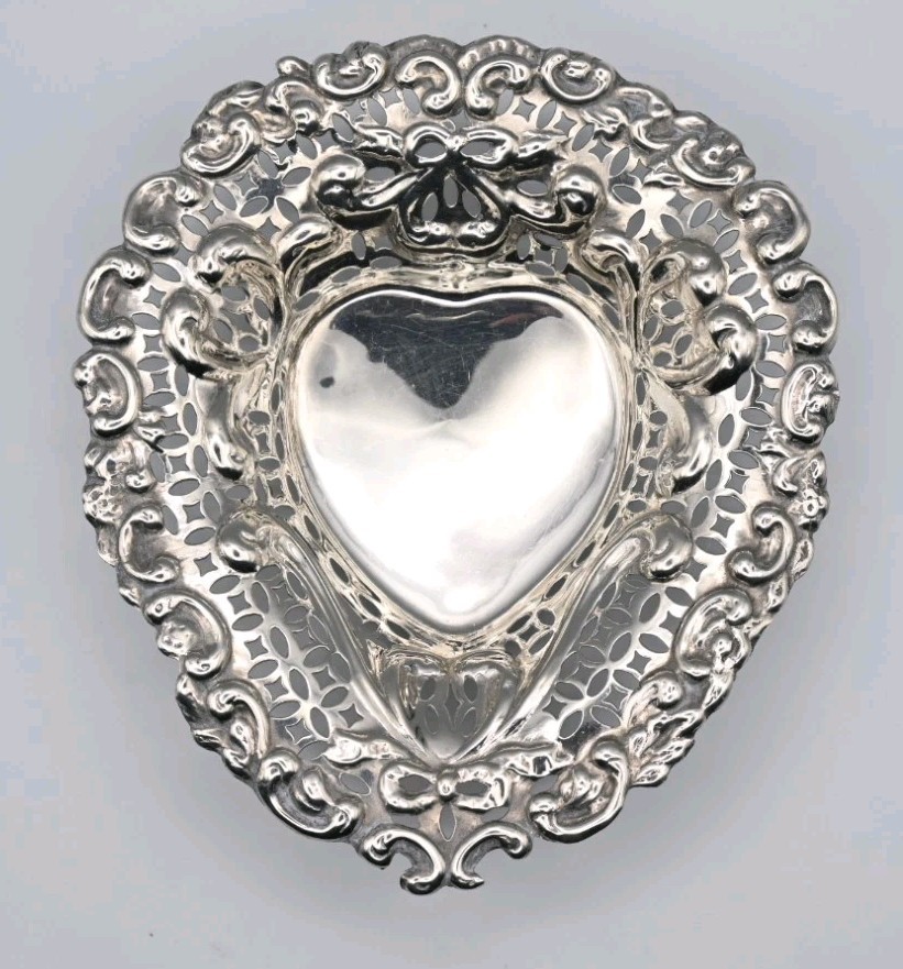 Antique Hallmarked Silver Heart Shaped Dish Walker & Hall (John Edward Bingham)