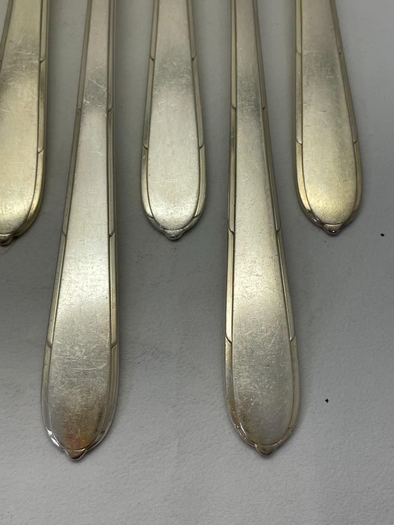 VINTAGE 1935 ONEIDA SILVERPLATE BERKELEY SQUARE 12 DINNER FORKS