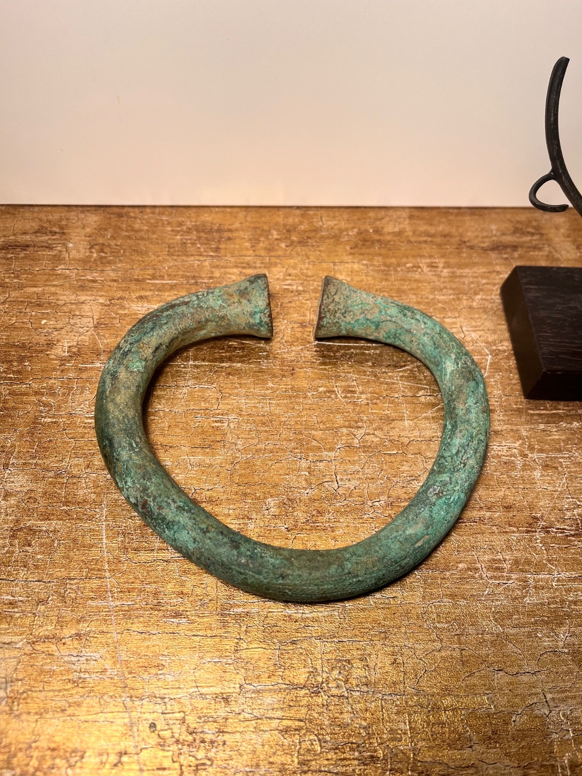 Ant. BELGIAN CONGO West Africa Manilla Bronze Money Belgium Token Patina w/stand