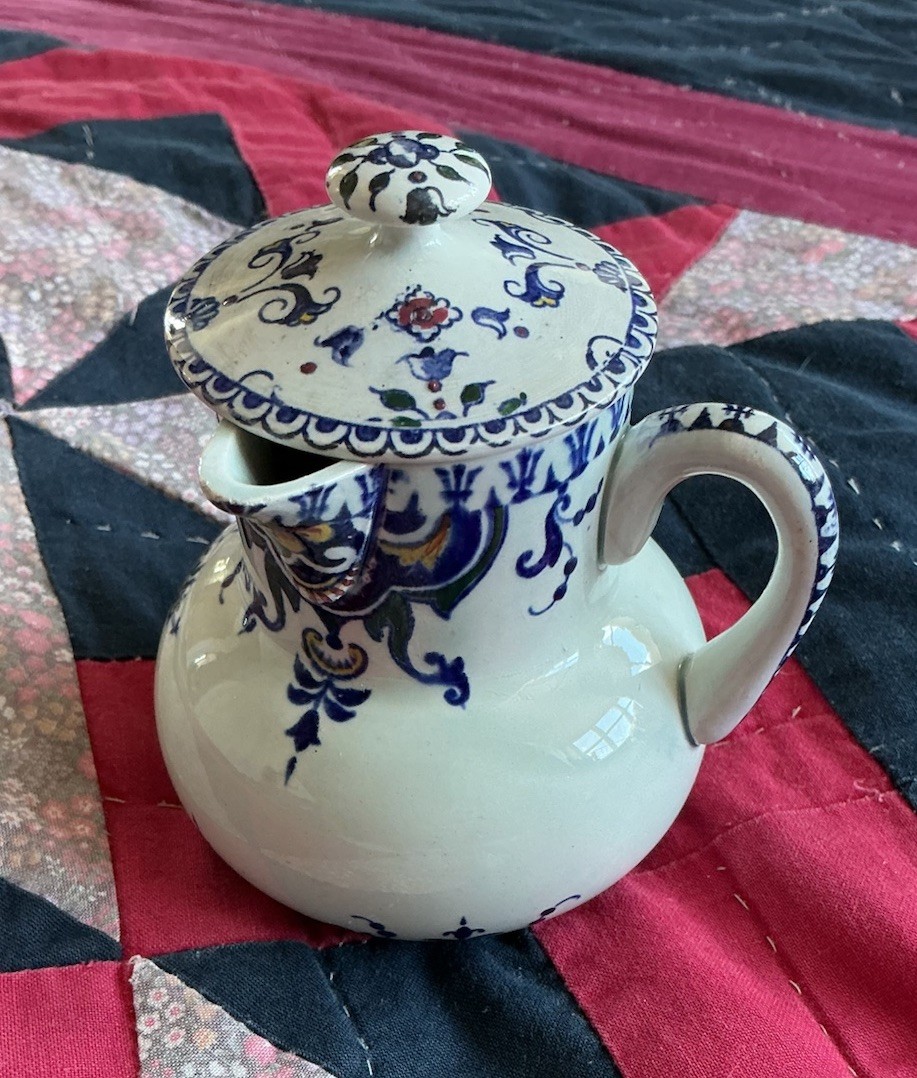 GIEN Faience 9cm Chocolate Water Cream POT 1860 -1871 Paris France Antique