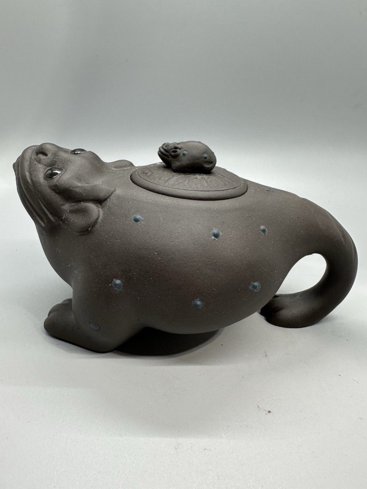 Chinese Black Cay Frog Toad Yixing Teapot Green Enamel Dots Frog Lid Finial