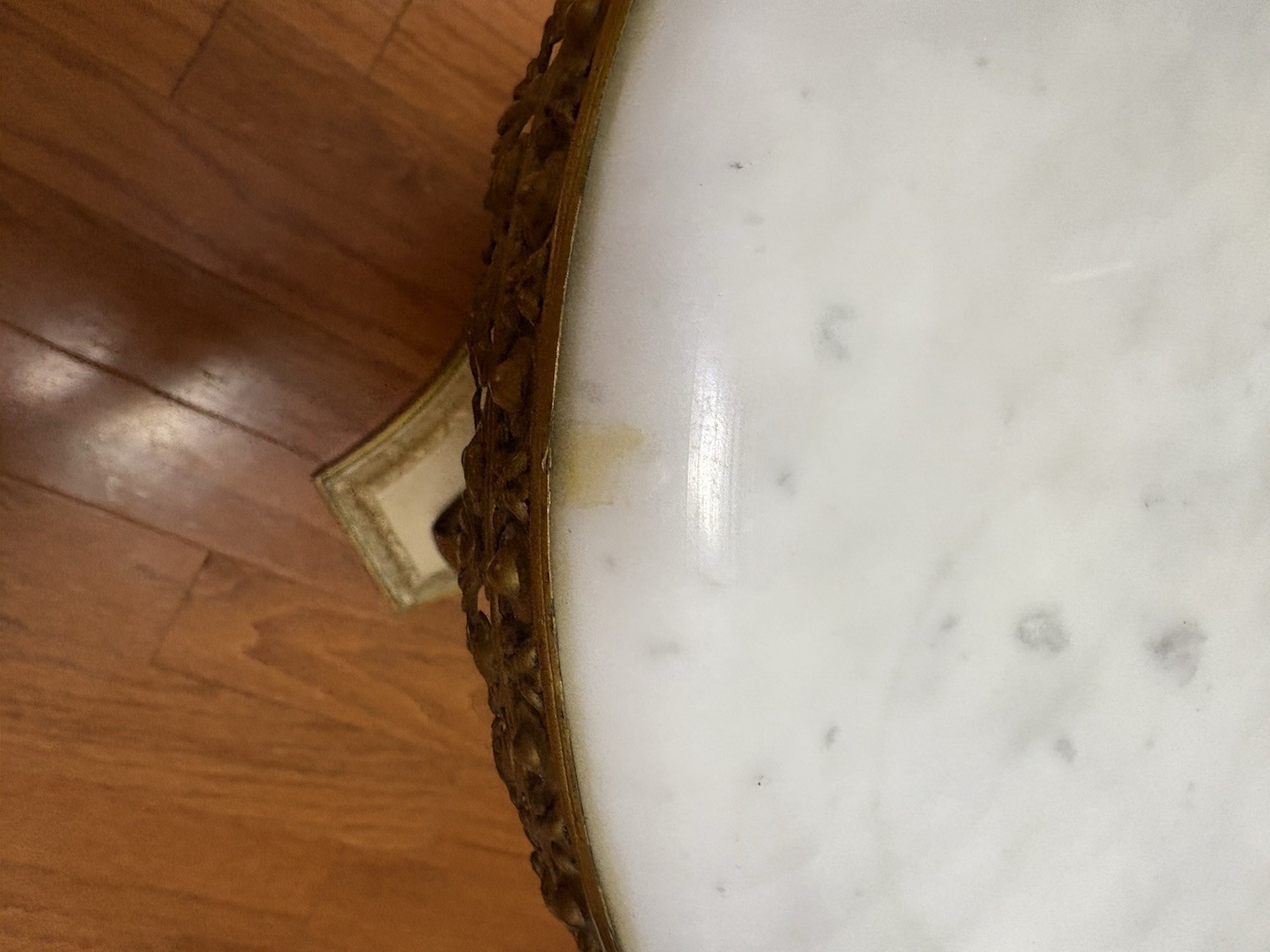 Italian Marble Top Gold Pedestal Side Accent Table Ornate Vintage