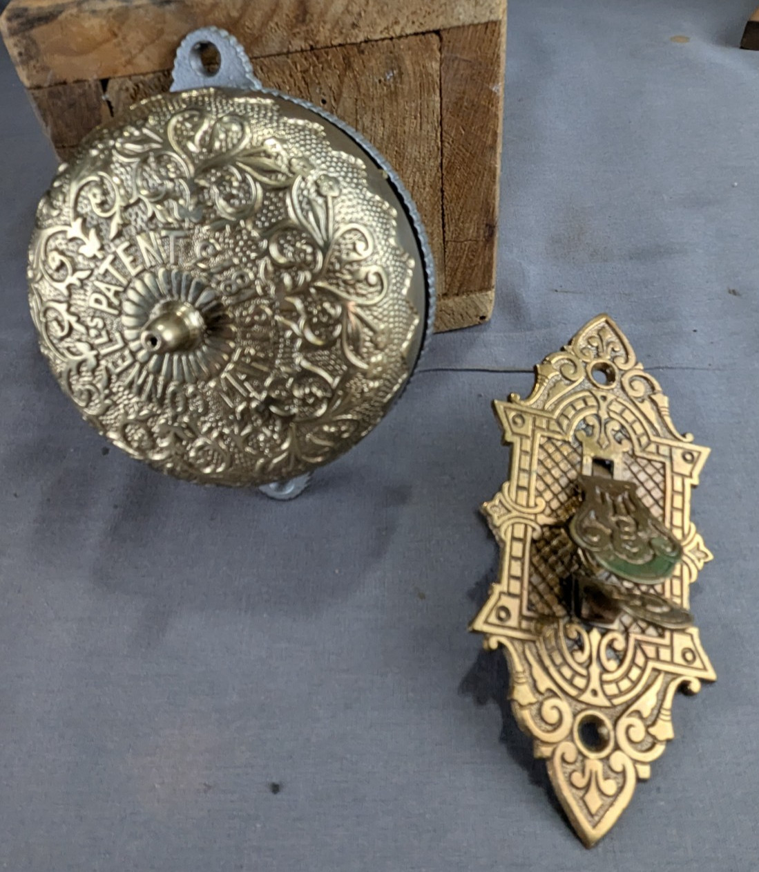 Antique Connell’s Patent Brass Door Bell Thumb Lift Striker NOS Collector 1873