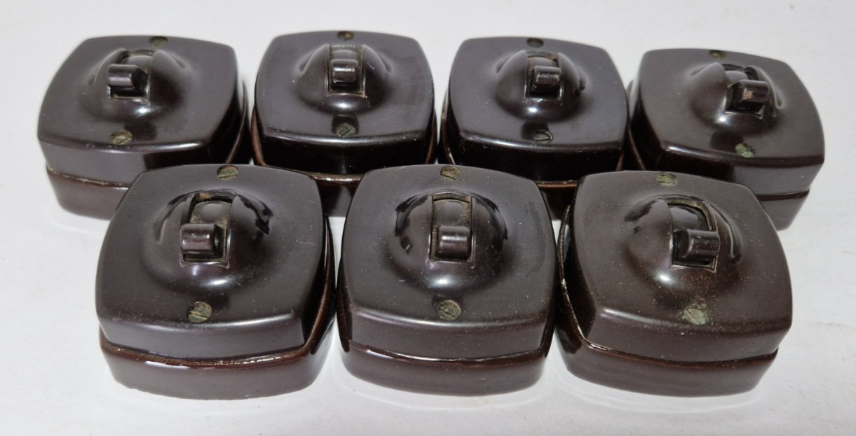 VINTAGE VITREOUS CERAMIC BAKELITE TOGGLE LIGHT SWITCH – BRITMAC LITTLE BRITON