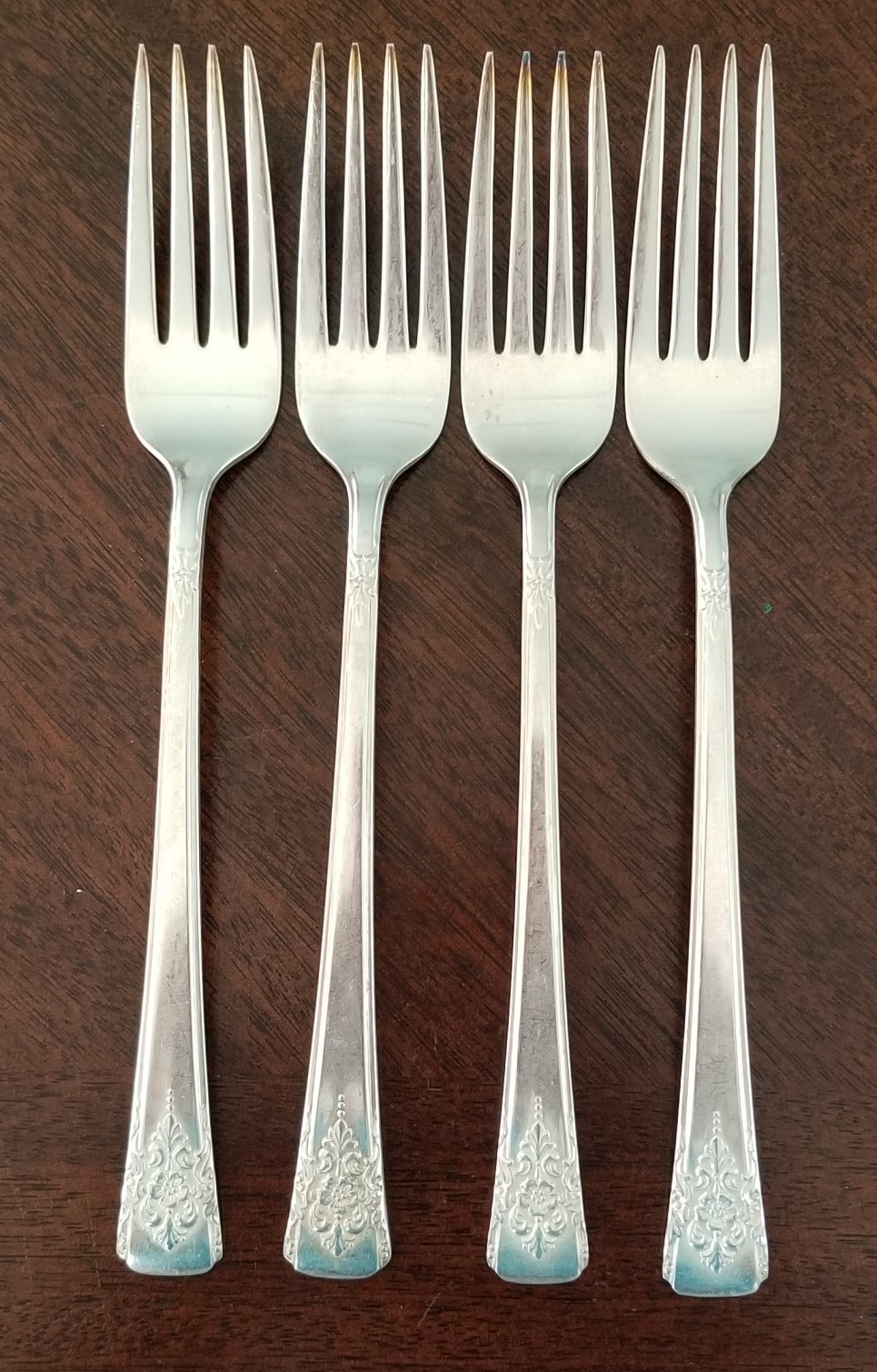 Lot of 4 Wm. Rogers/Intl. Silver 1954 “Mountain Rose” Dinner Forks 7 1/8″