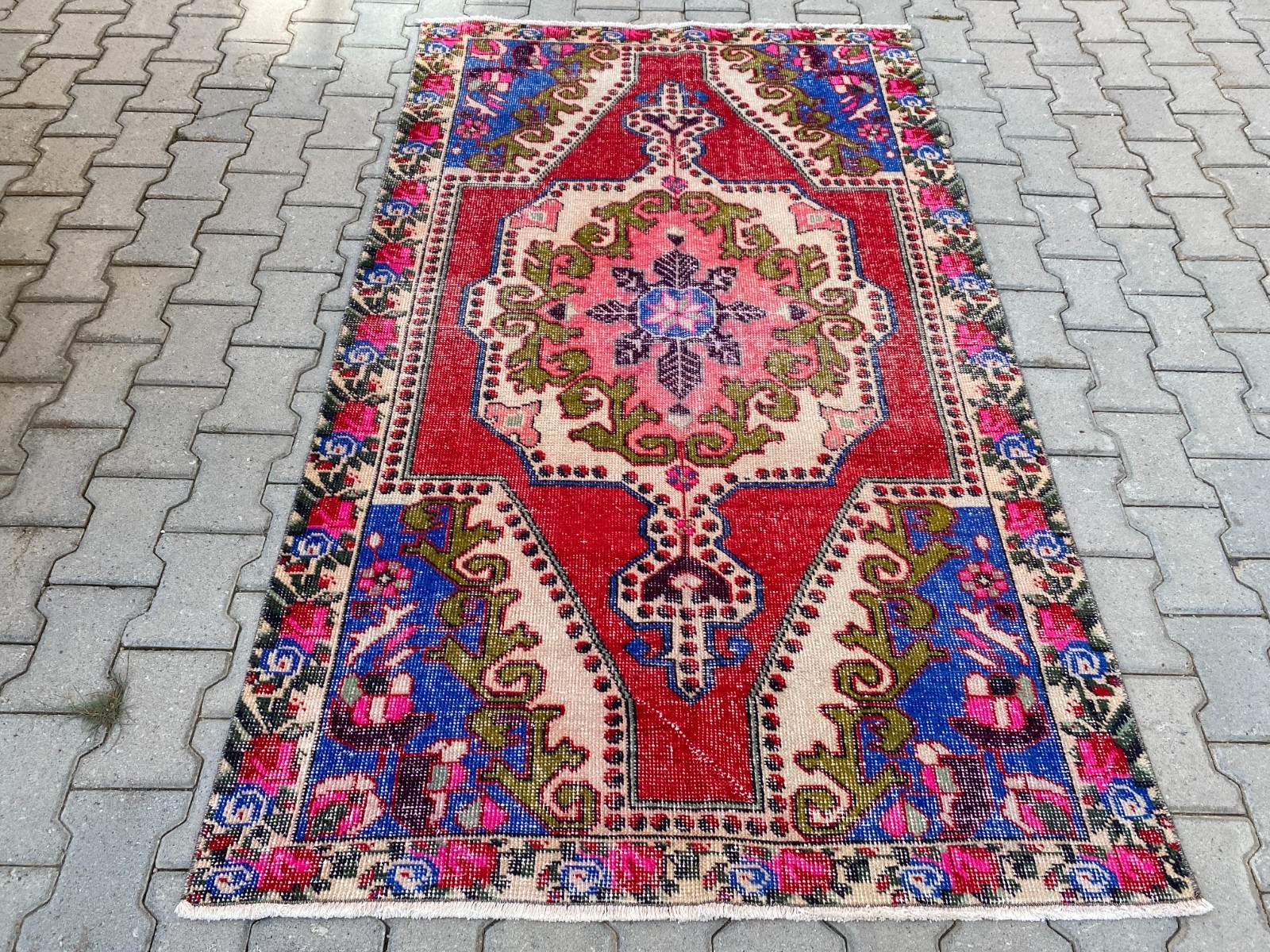 Vintage Turkish Area Rug 4.0×6.8 ft Hand Knotted Oushak Wool Red Floral Decor