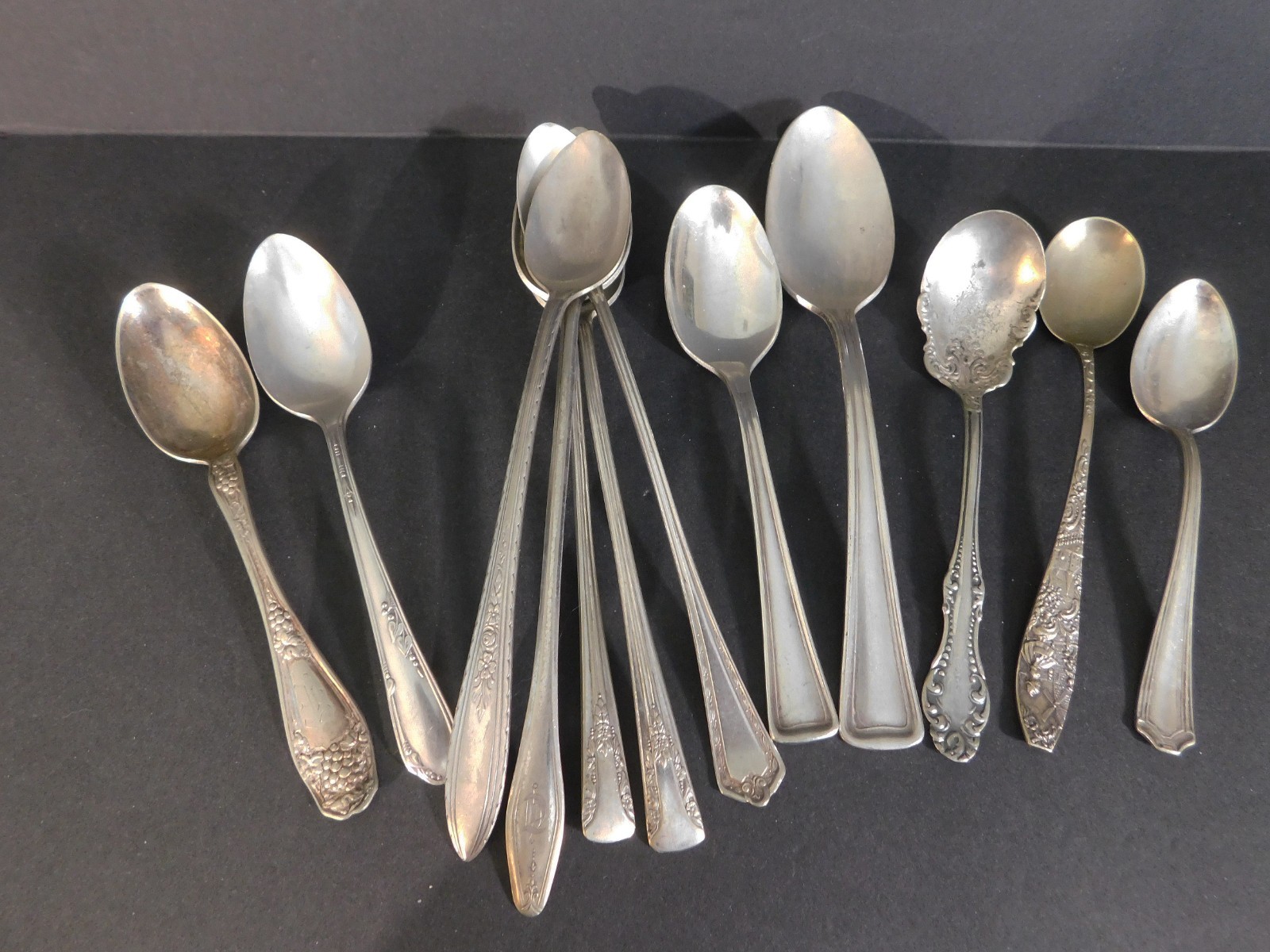 12 VINTAGE SILVER PLATE PIECES INCL. NORMAN, GRAPE, DUTCH GIRL, NEW SALEM ETC.