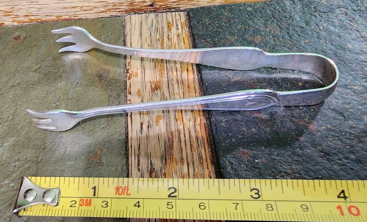HOLMES & EDWARDS ANTIQUE c1910 WASHINGTON SILVERPLATED CLAW 🦅 SUGAR CUBE TONGS