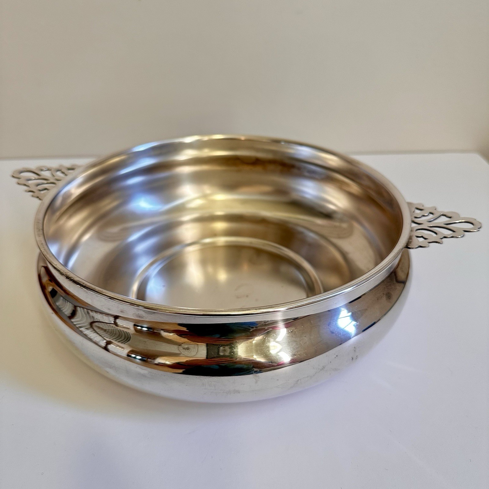 Vintage Sheffield Silver Co. Serving Bowl Silverplate #1127 Pierced Handles 10″