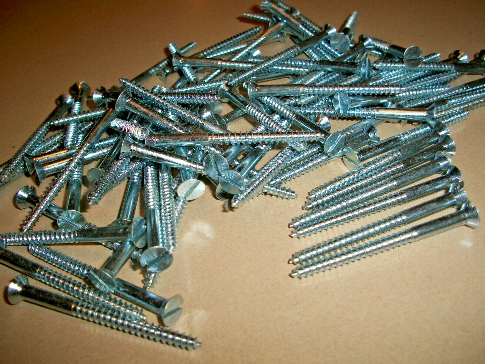 40 NEW-OLD STOCK, SLOTTED FLAT HEAD STEEL WOOD SCREWS 2 1/2″ LONG X #10=3/16″