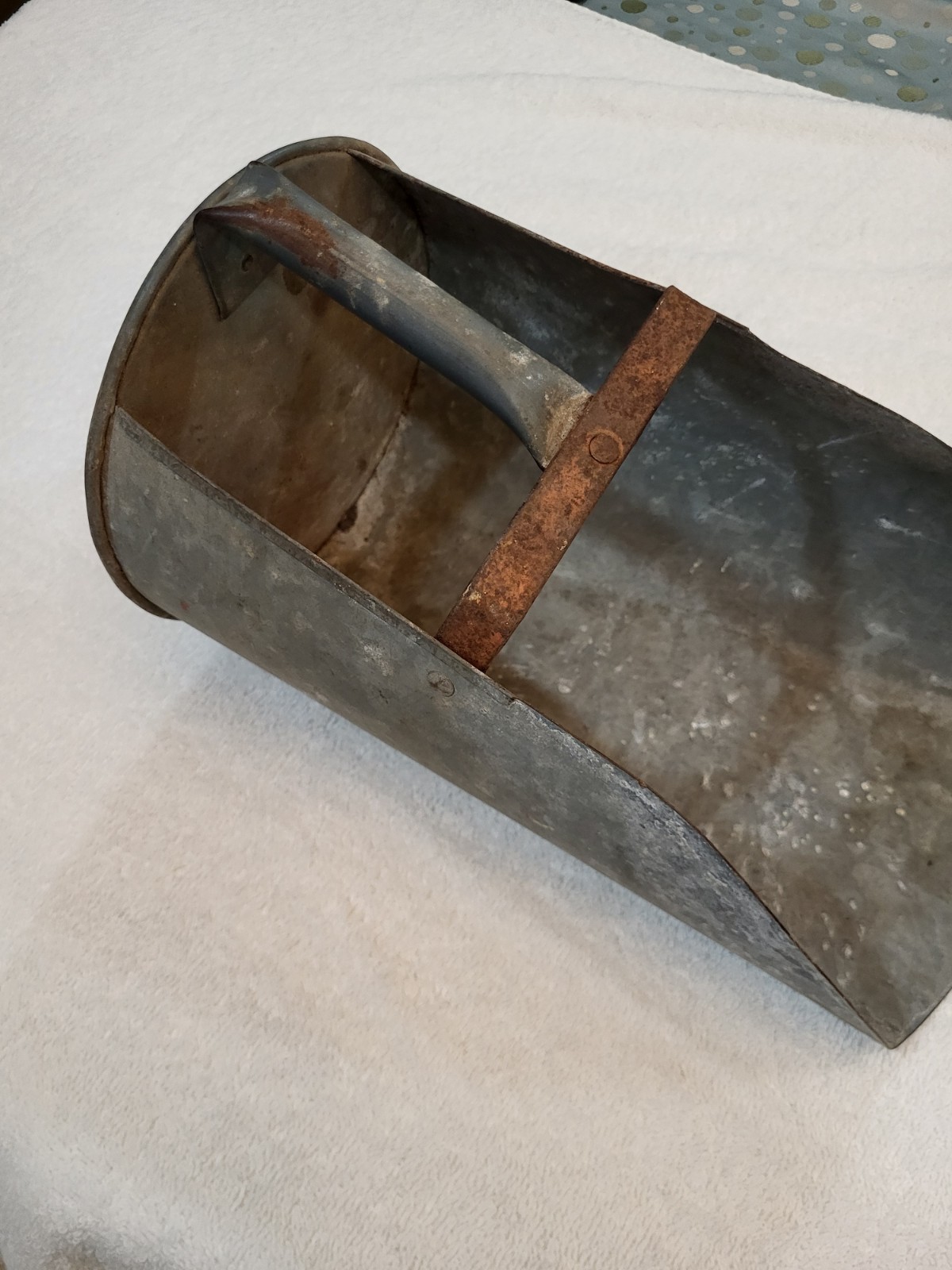 Vintage Primitive Galvanized Large Metal Farm Grain Scoop Great Condition