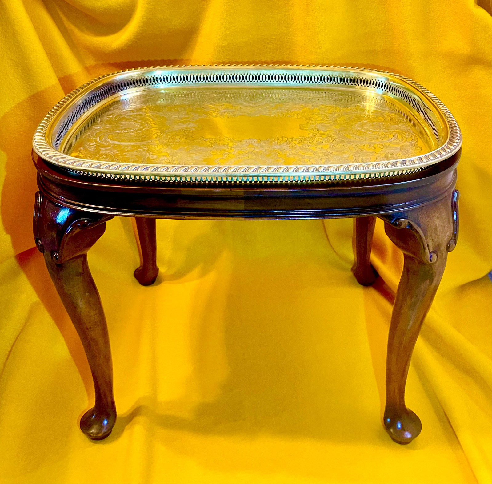VTG Queen Anne Style Mahogany Tea Table & Removeable Ornate Solid Brass Tray