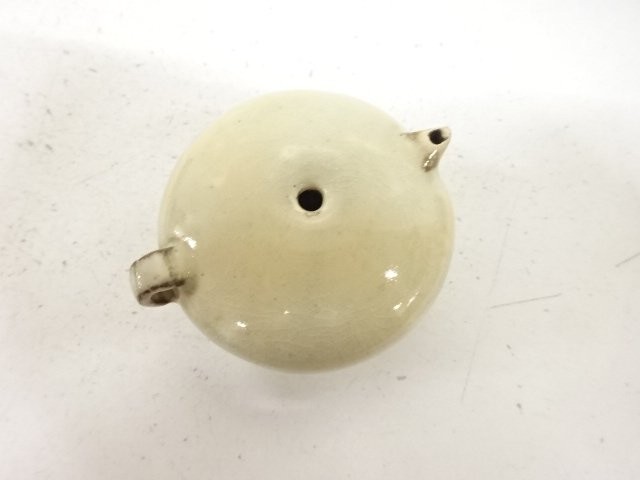 7802549: JAPANESE CERAMIC / WATER DROPPER / KOHIKI WHITE PORCELAIN / ARTISAN WOR