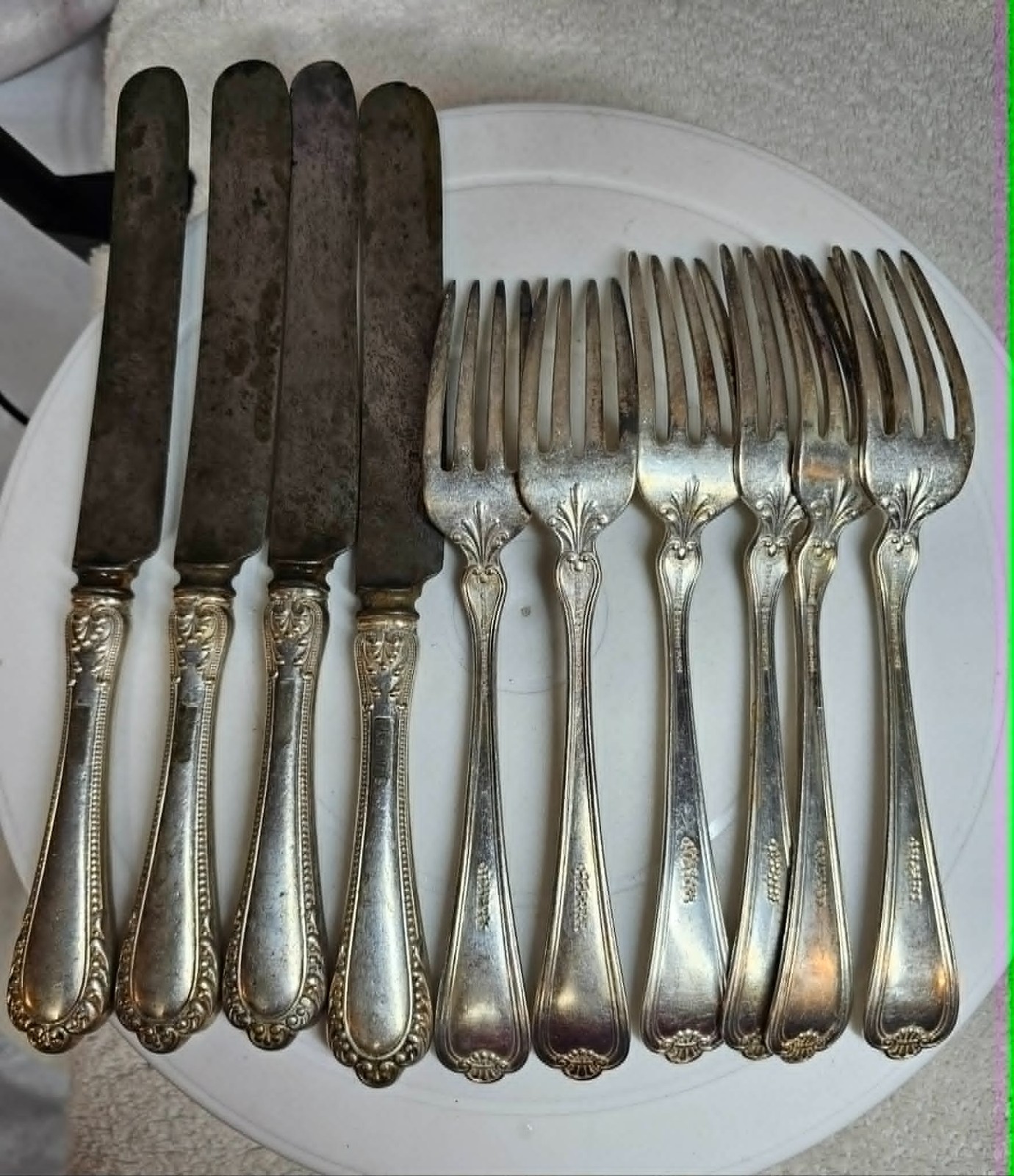 10pc- vtg Winthrop gorham Electro Silver Plate 6 Dinner Forks & 4 Knives- READ