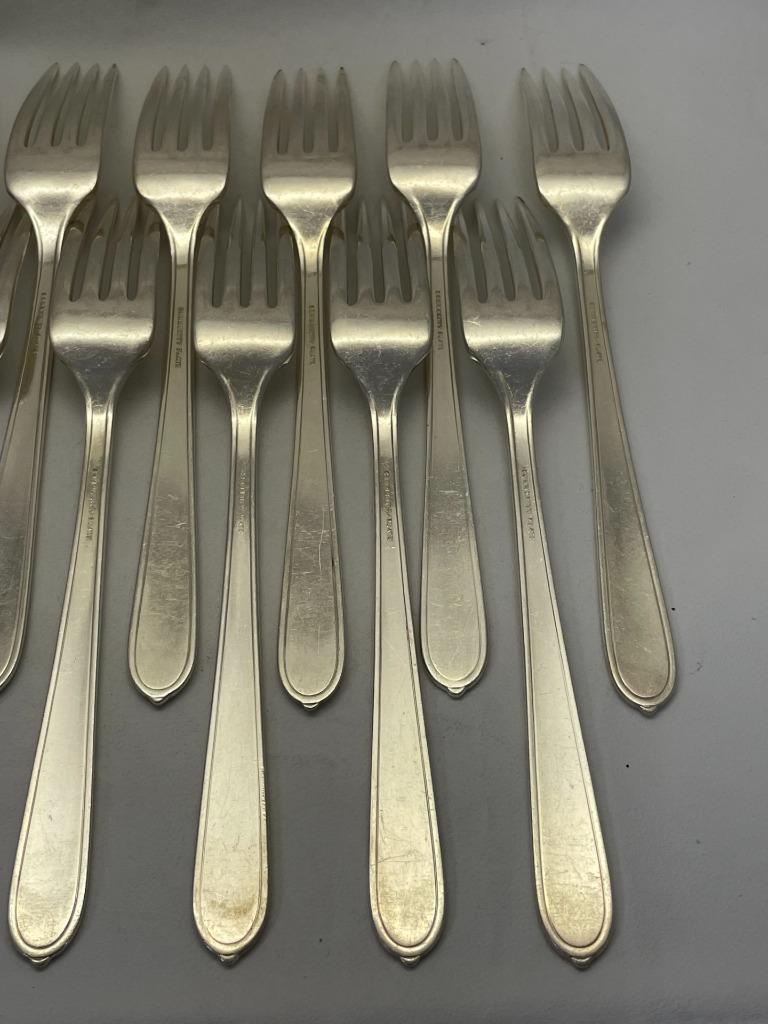VINTAGE 1935 ONEIDA SILVERPLATE BERKELEY SQUARE 12 DINNER FORKS