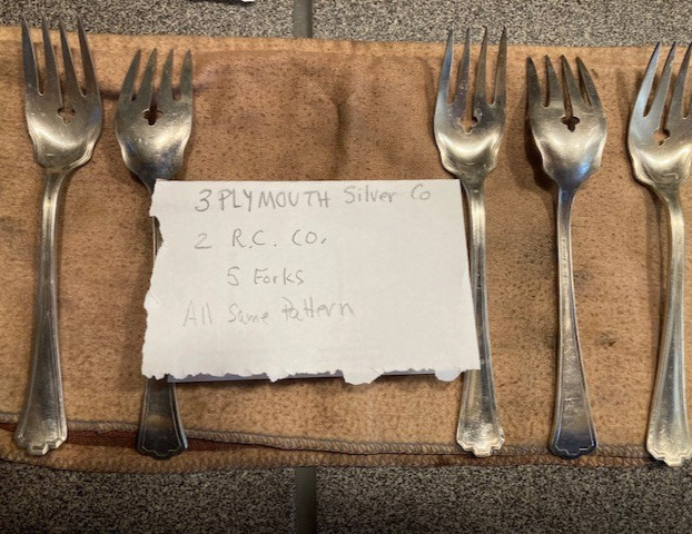 5 Antique R.C. CO. /Plymouth Silverplate Manchester desert Forks (944)