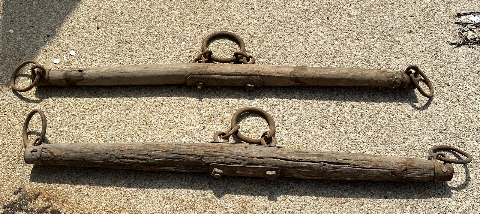 2 VINTAGE/ANTIQUE SINGLE TREE OX/CATTLE YOKE RUSTIC HOME DECOR 37IN & 38IN LONG