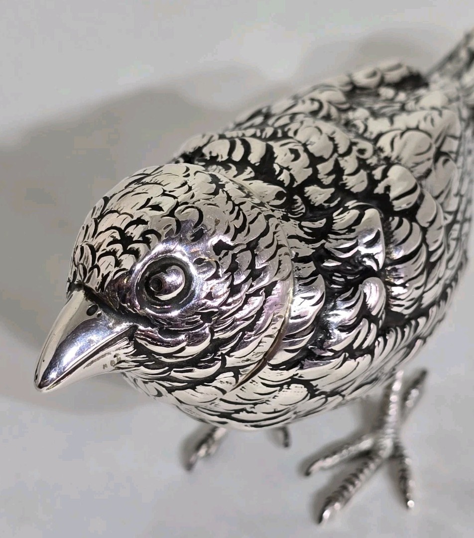 Continental novelty silver model. Nateralistically fashioned as a Bird . French