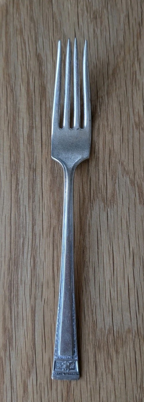 Williams Bros A+ 1921 PARIS 7.25″ Dinner Fork Silverplate Overlaid Plate