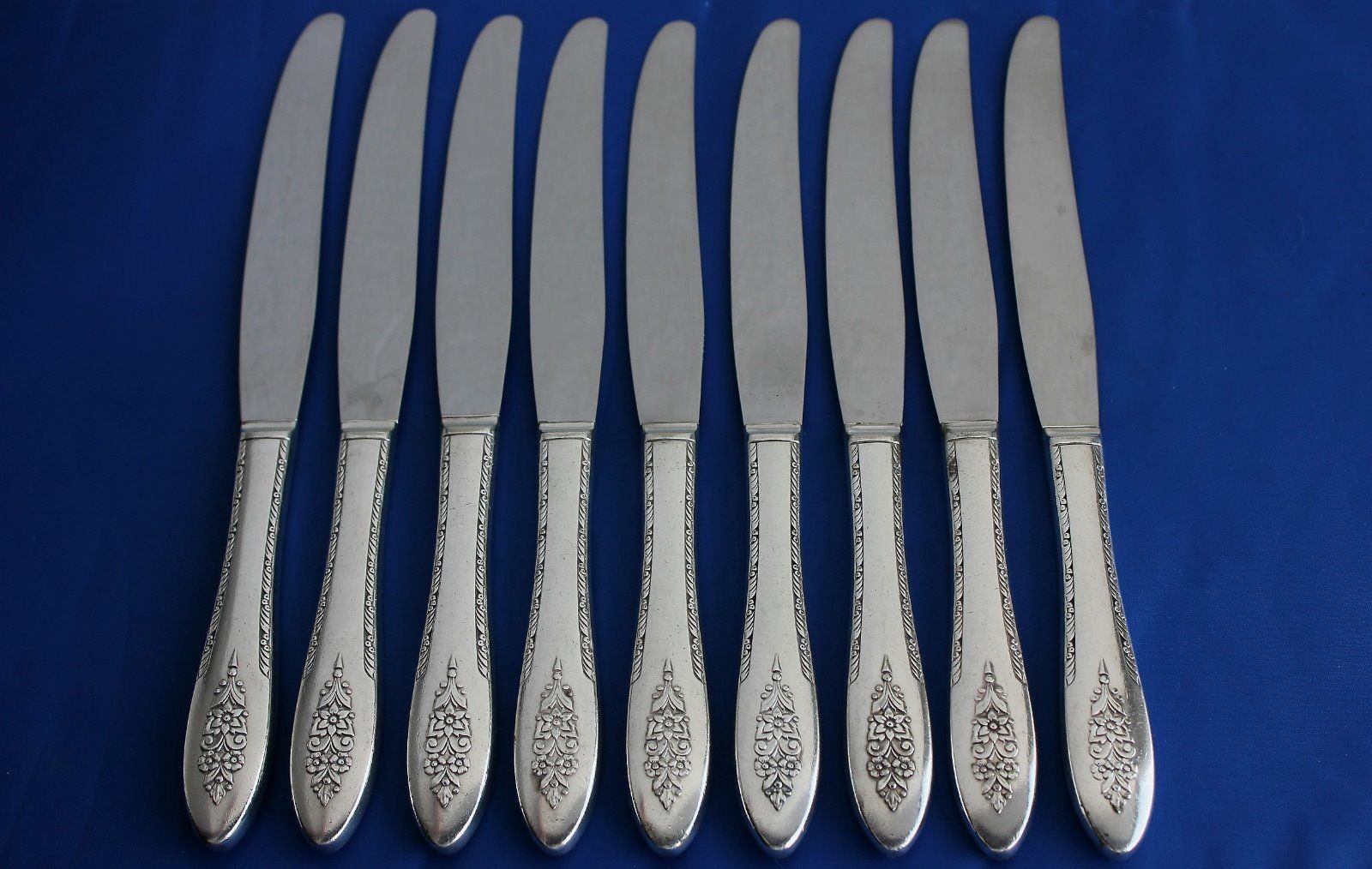 $400 Value 44Pc Set 1949 LADY STUART Silverplate Silverware Service for 9 +Chest