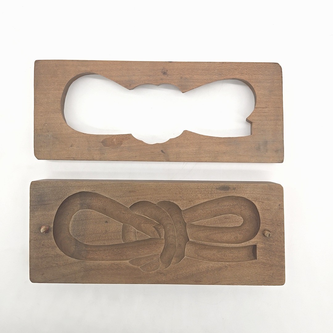 Vintage Japanese KASHIGATA Cake Mold – “Decorative Knot” Wooden MOA449